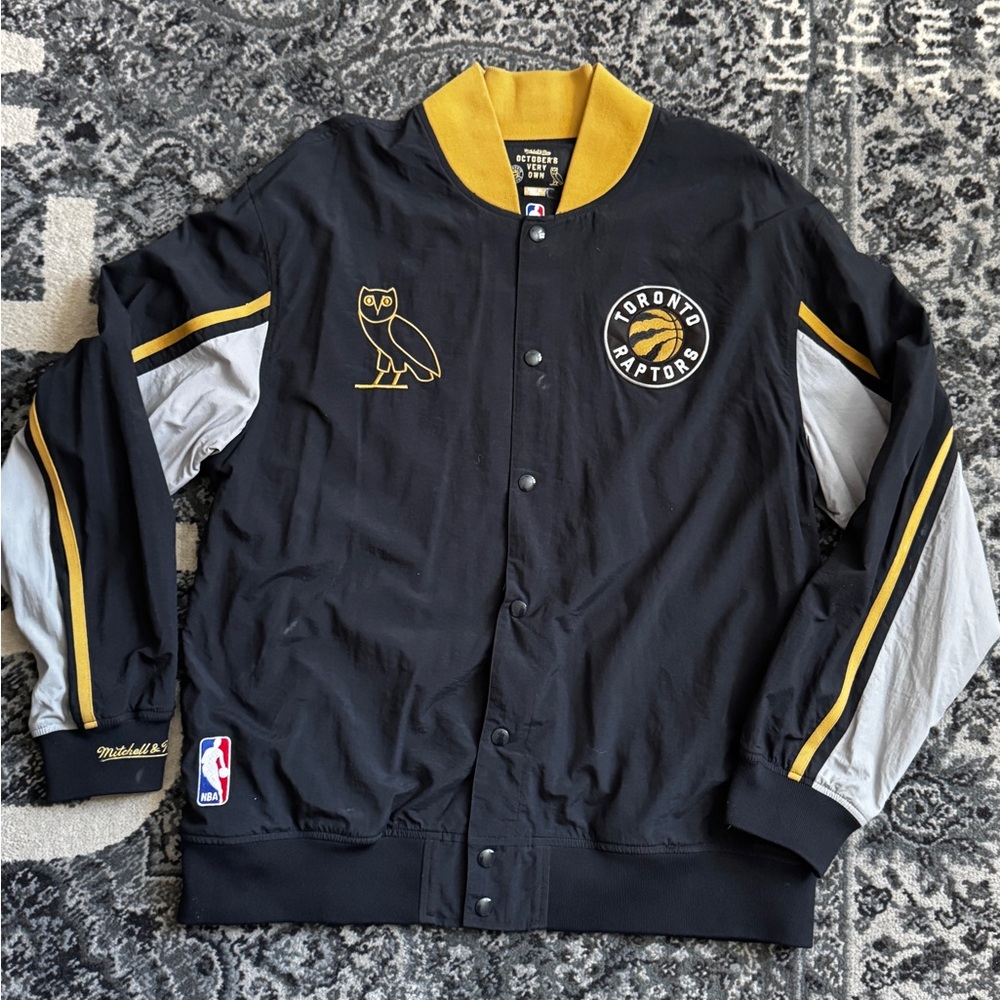 October’s very own x toronto raptors x Mitchell and ness track jacket